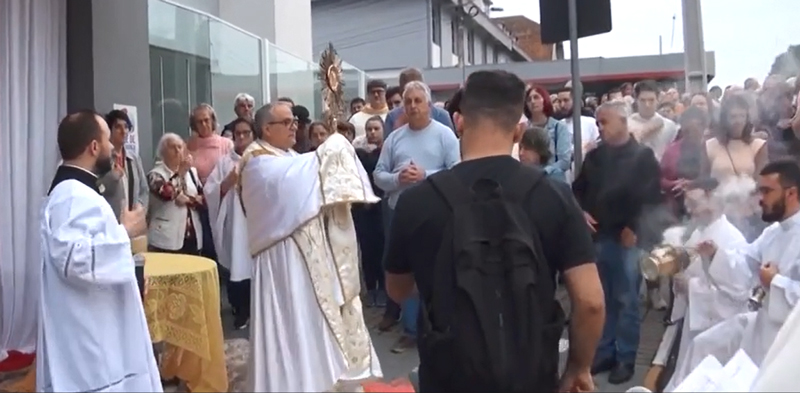 TRADICIONAL MISSA E PROCISSÃO DE CORPUS CHRISTI REALIZADA NAS CIDADES IRMÃS